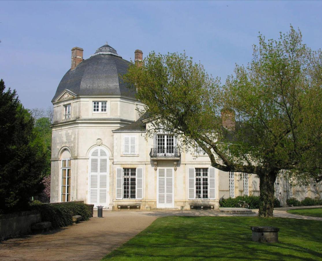 *** Domaine Des Noyers - Proche Centre Ville Châteauneuf-sur-Loire Buitenkant foto